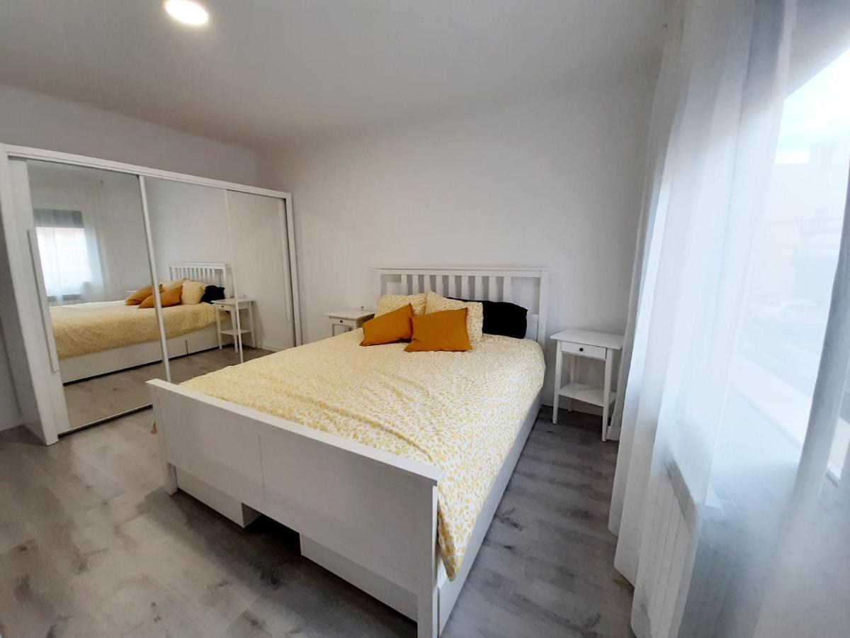 Nur Apartment Тарраса Екстер'єр фото